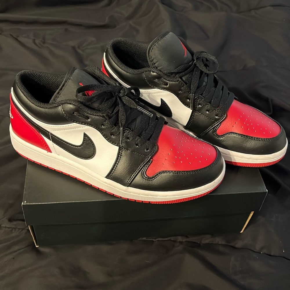 Authentic Air Jordan 1 Low Size 8
